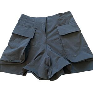 Lululemon Relaxed Fit Super High-rise Cargo shorts
